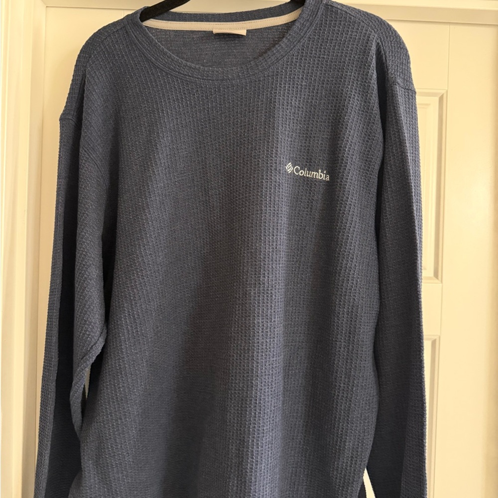 Columbia Men's Blue long sleeve thermal size XL